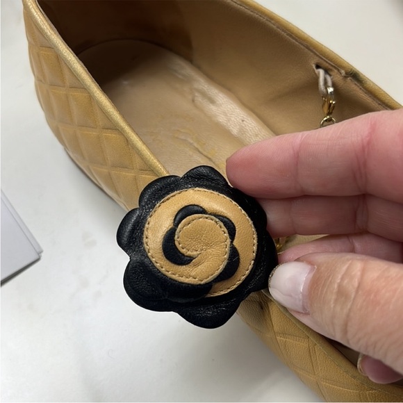 AUTHENTIC CHANEL Black and Tan Flats with Pearl Embellishments - Picture 4 of 13